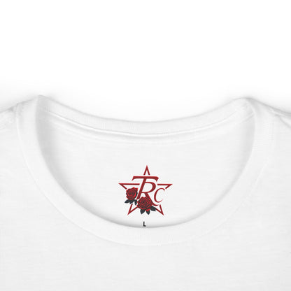 Camiseta con cuello en V y estampado de niña gótica con pucheros 