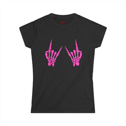 Camiseta gráfica con mano de roca rosa