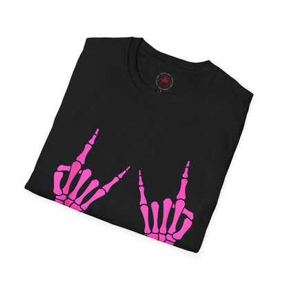Camiseta gráfica con mano de roca rosa