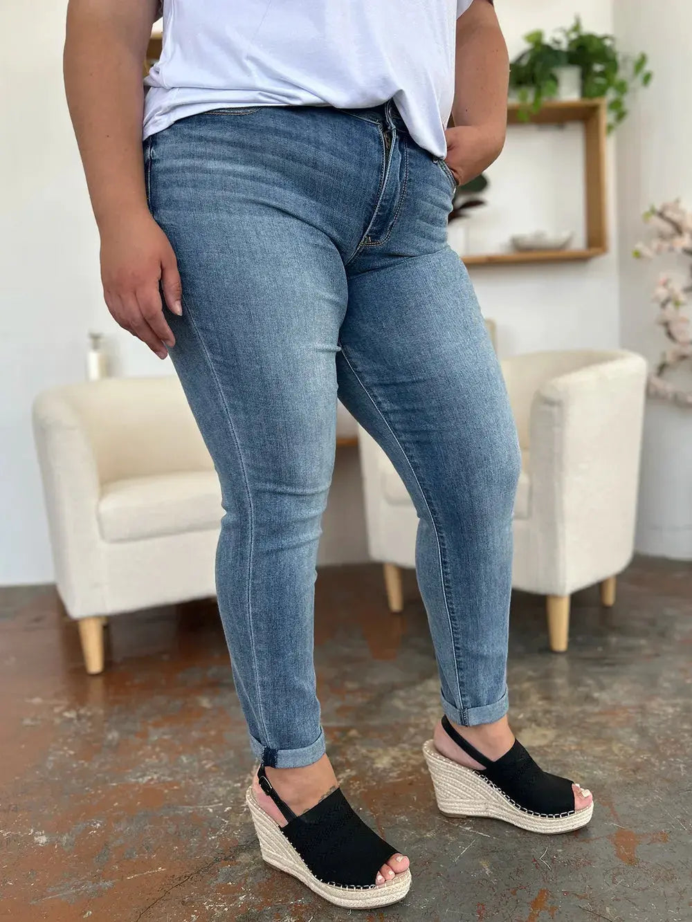 Full Size/Plus Size Cuffed Hem Slim Judy Blue Jeans